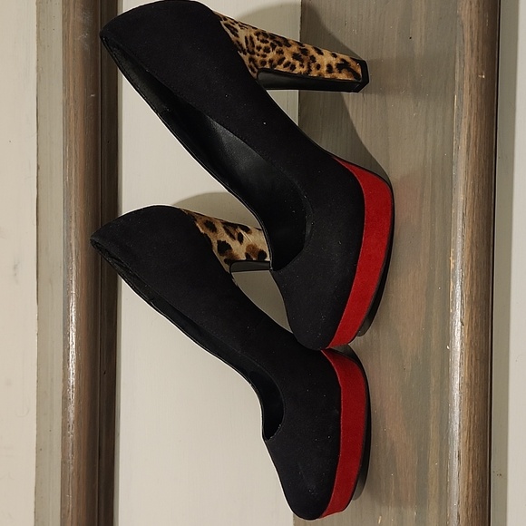 Size 9 5" heel black red and leaopard print - Picture 3 of 4